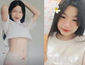 Em nữ sinh lồn non đã biết cách khoe
