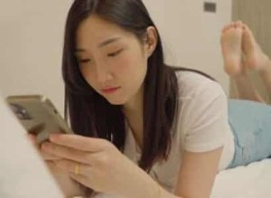 Biết chồng ngoại tình vợ địt luôn anh giao hàng