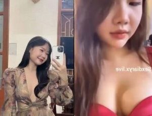 Vú to ngại khi bị quay lúc chịch nhau