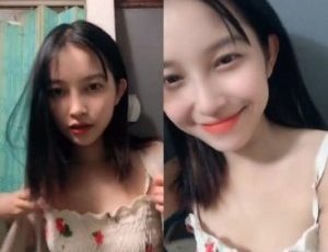 Em xinh nhất vạch áo khoe vú
