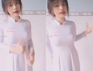 Nữ sinh bị anh cu to địt há mồm